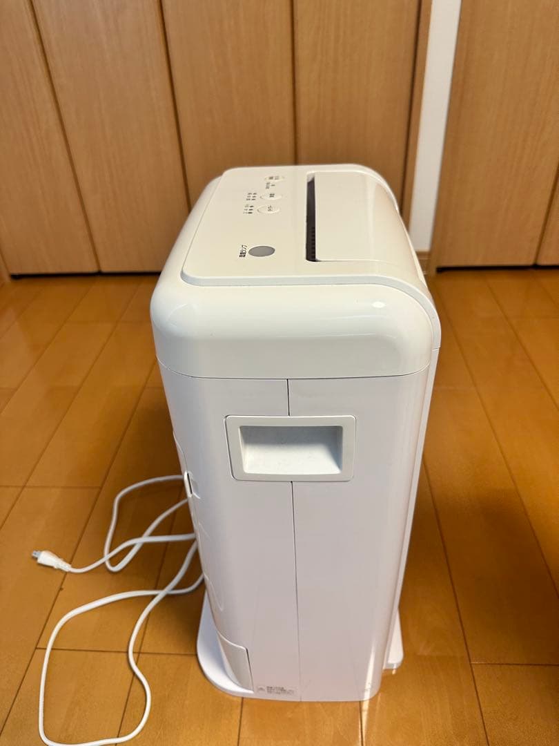 アイリスオーヤマ　IJD-K80-W 衣類乾燥機　20畳 除湿器 8L ホワイト