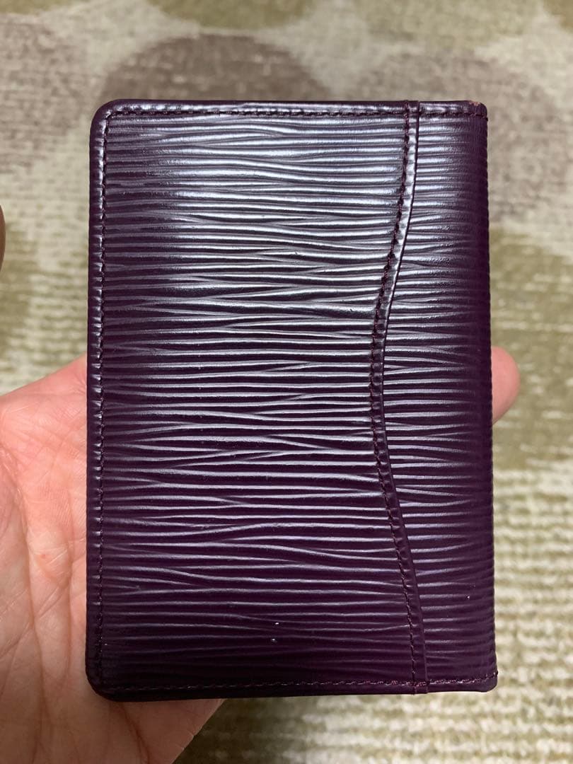 ルイヴィトンエピ 名刺入れ