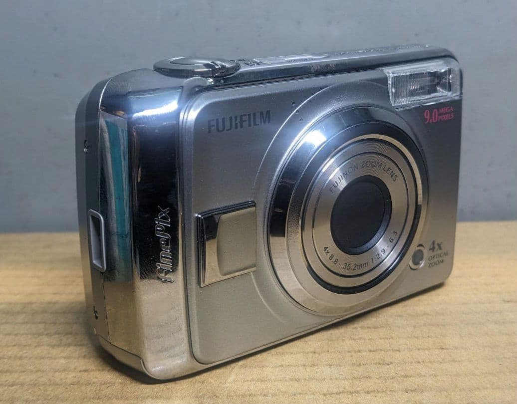 FUJIFILM FinePix A900 デジカメ 単三電池　動作品