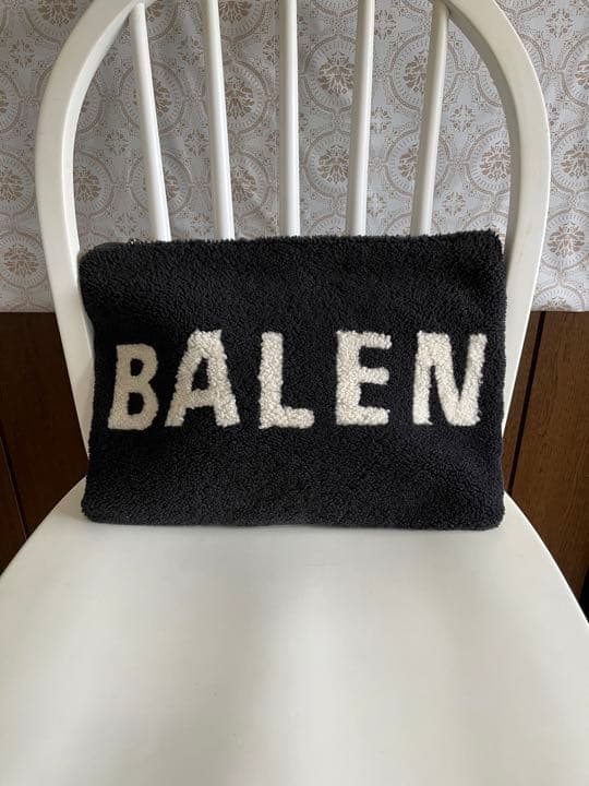 BALENCIAGAバレンシアガ　ムートンクラッチバッグ