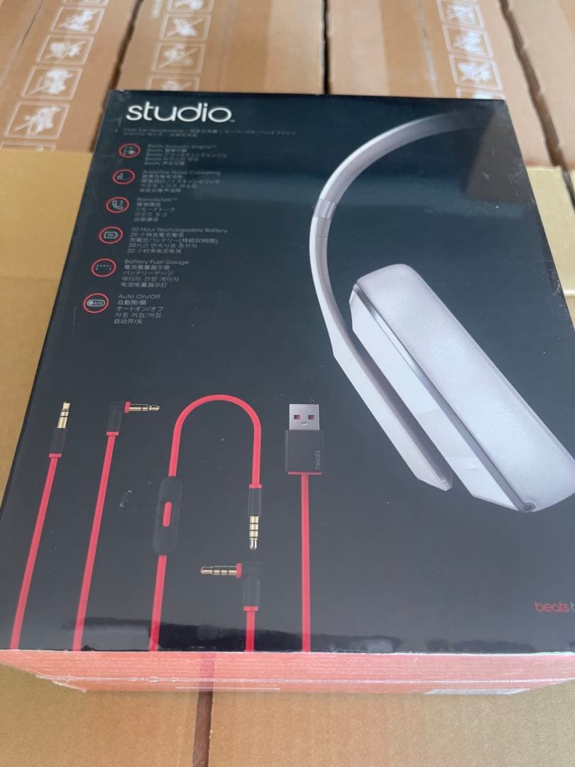 beats studio ノイズキャンセリング ヘッドフォ新品未開封