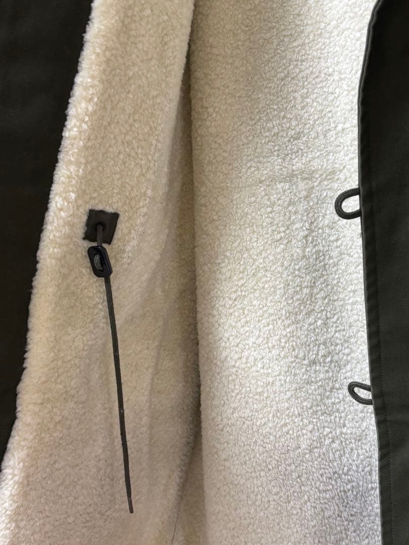 【ユニセックス】A.P.C. フーデッドコート S カーキ ボアライナー付き防寒