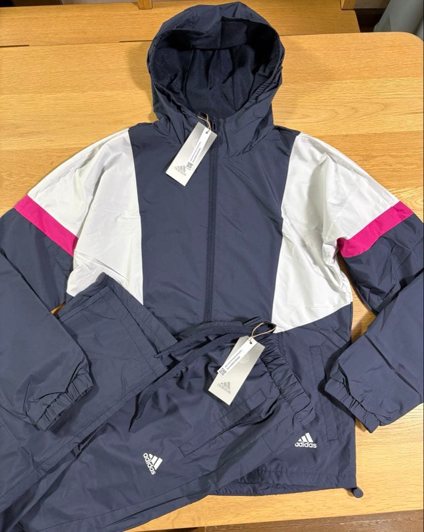 アディダス　裏起毛ウインドブレーカー上下　レディースM 新品未使用