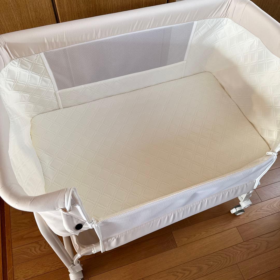 kino linpo ベビーベッド キャスター 収納棚付き 　クリーム色