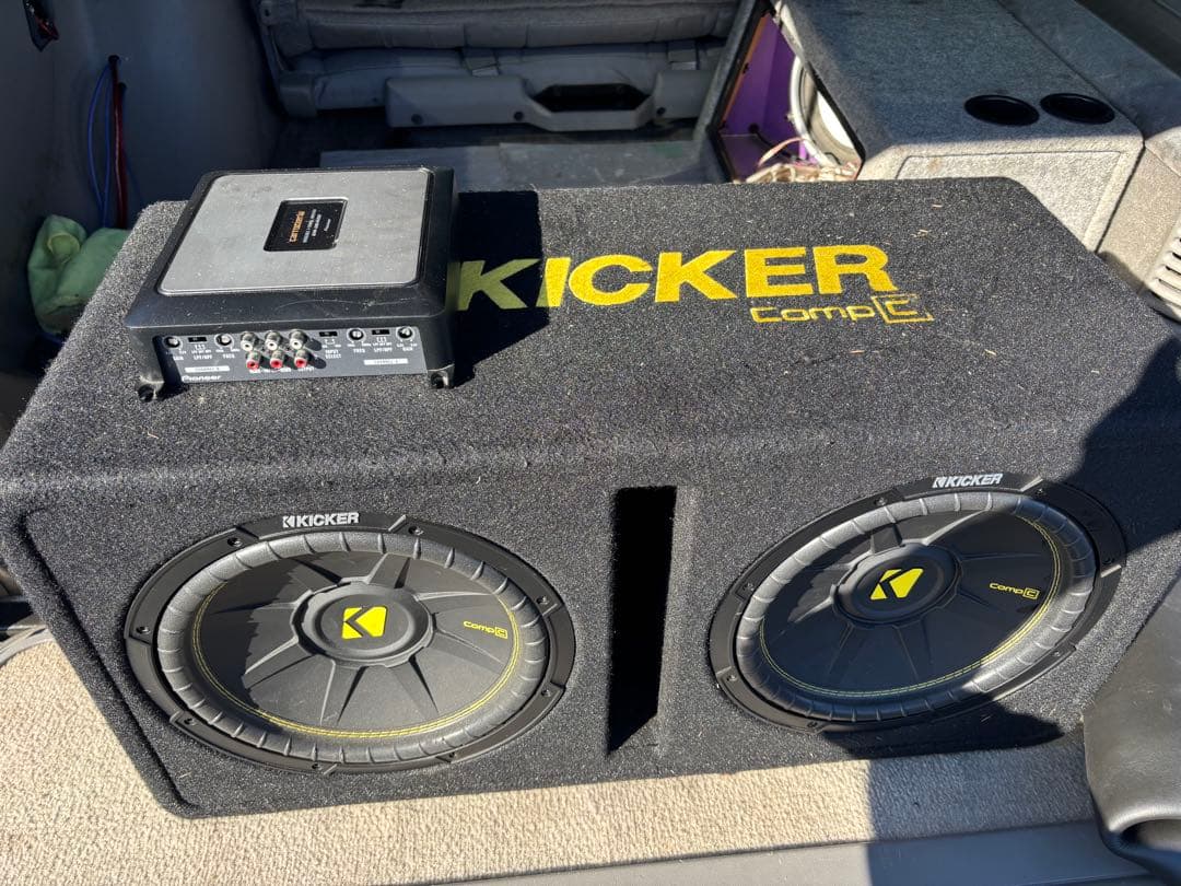 め*む様 KICKER CompC サブウーファー