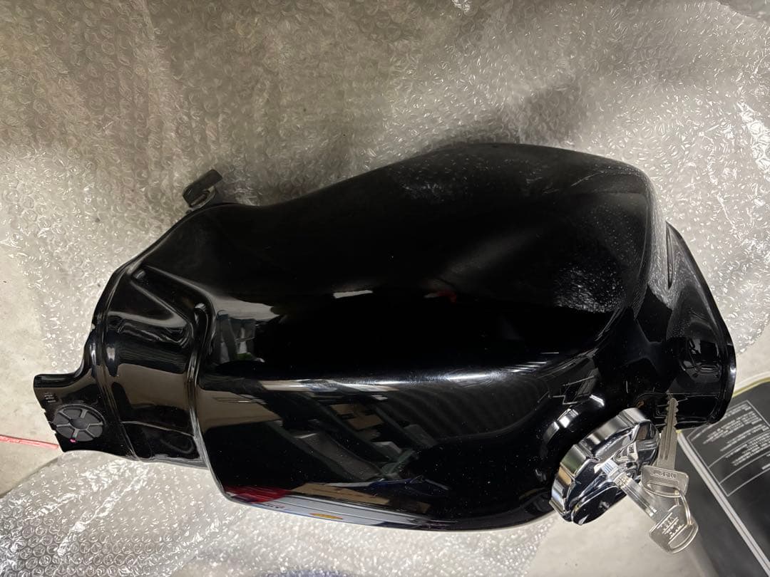 FTR223 黒タンク クロームキャップ付き　最終値下げ