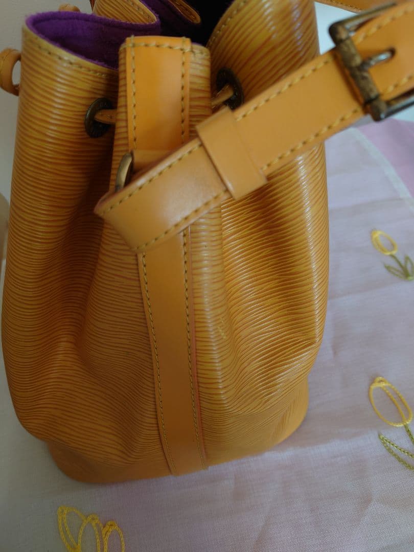 ルイヴィトンLouis Vuitton プチノエ　イエロー