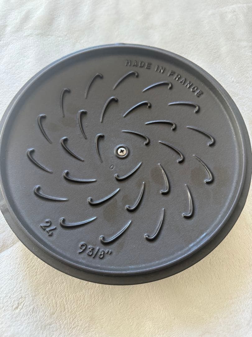 STAUB ストウブ　ワナベ　24cm スノーフレーク　クリスマス限定