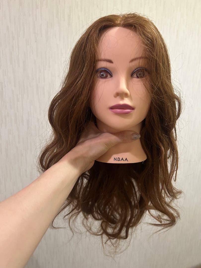 N.B.A.A. ブラウン ロングウィッグ