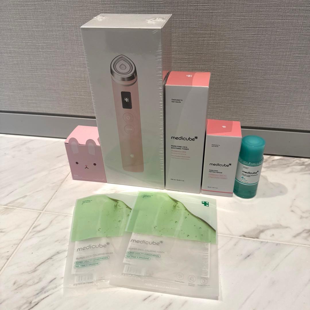 Medicube ブースタープロ ピンク うさぎ キャップ　メディキューブ