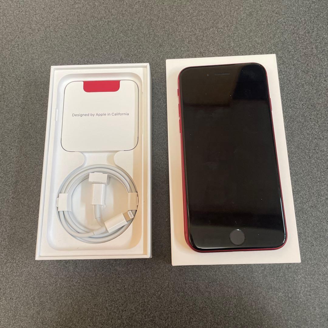 Apple iPhone SE (第3世代) 本体　レッド