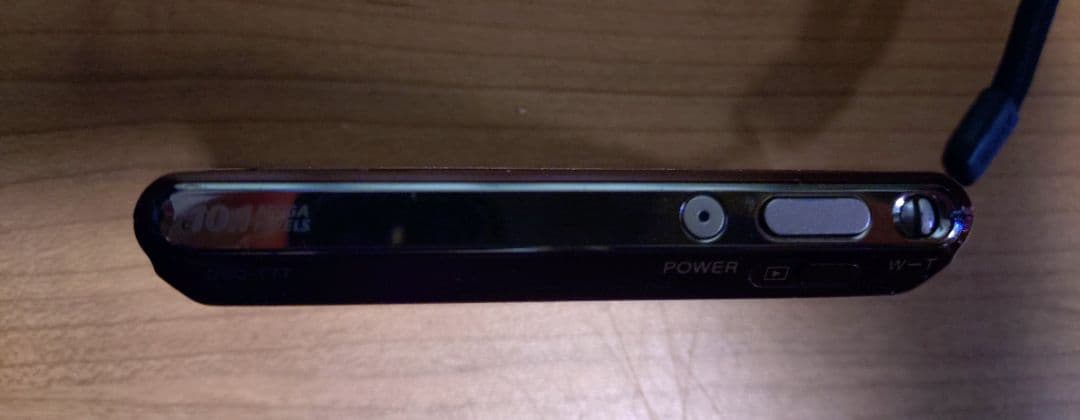 ■ソニー　デジタルスチルカメラ DSC-T77