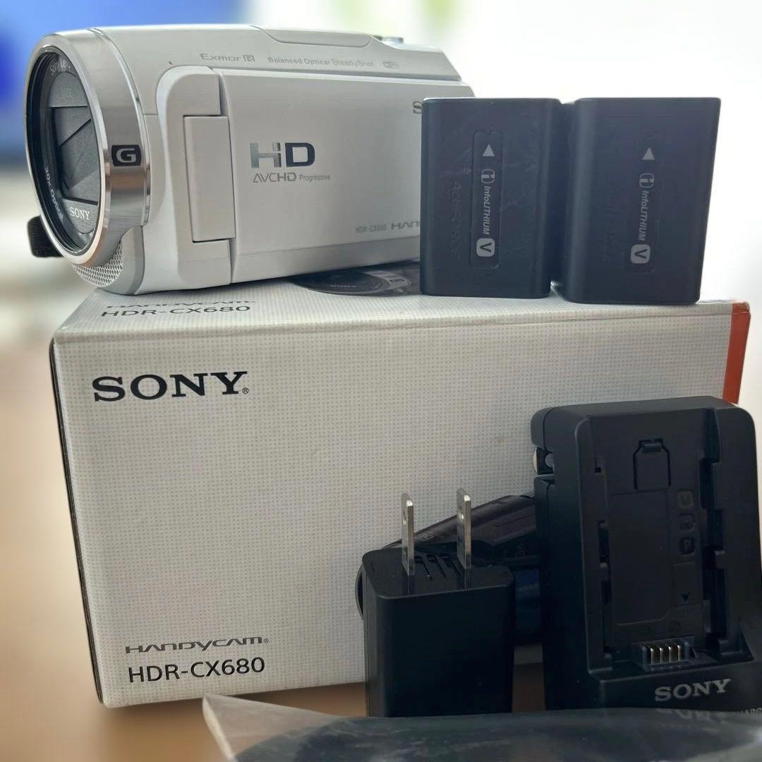 美品ソニー HDR-CX680 ハンディカムと別売り部品他ケースあり