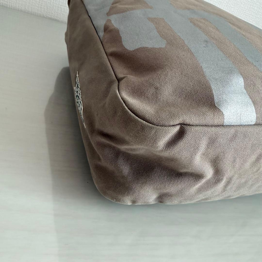 一澤信三郎帆布　ショルダーバッグ　ワンショルダー　グレー　A4対応　ファスナー