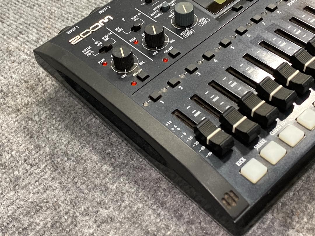 ZOOM R8 MTR マルチトラックレコーダー