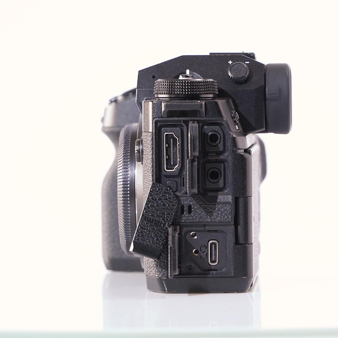 【美品】FUJIFILM X-H2 ボディ＋チャージャー・バッテリー2個