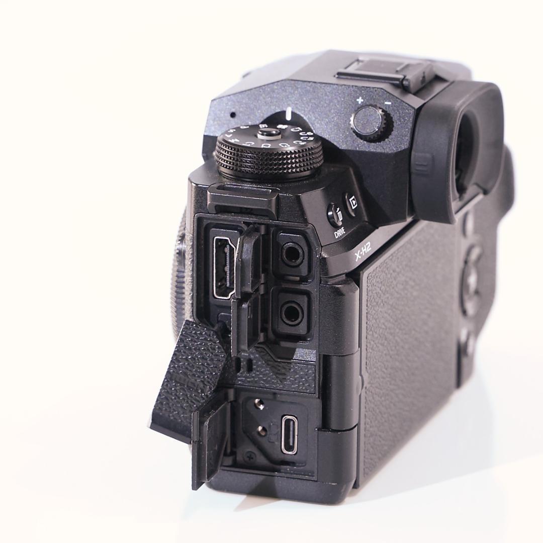 【美品】FUJIFILM X-H2 ボディ＋チャージャー・バッテリー2個