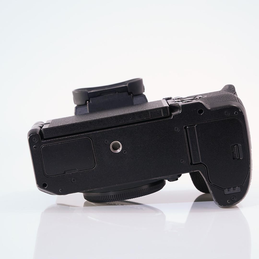 【美品】FUJIFILM X-H2 ボディ＋チャージャー・バッテリー2個