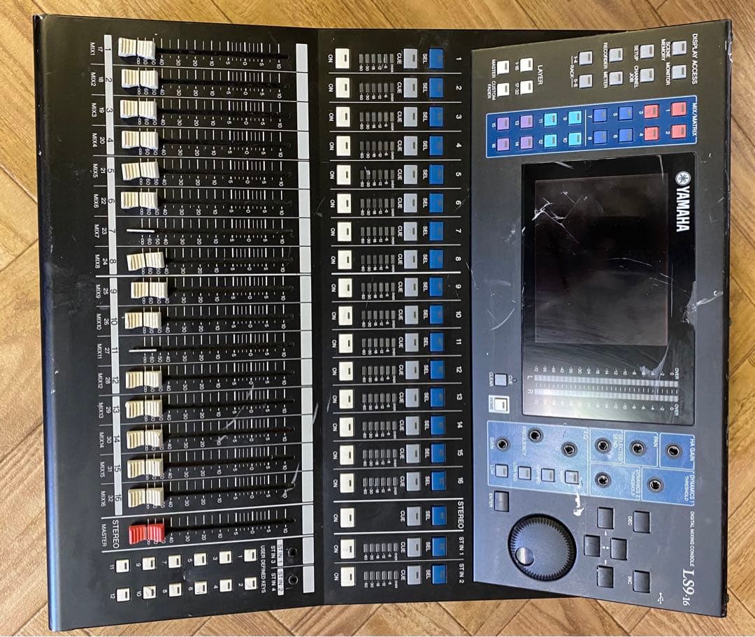 Yamaha LS9-16 ミキシングコンソール