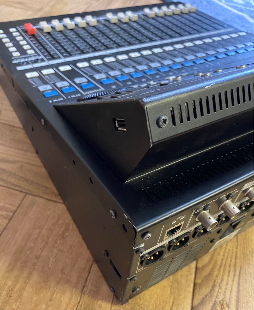 Yamaha LS9-16 ミキシングコンソール