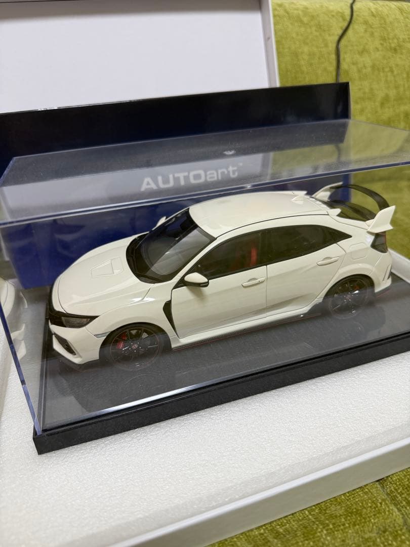 AUTOart ホンダ シビックtype R FK8 1/18 ミニカー
