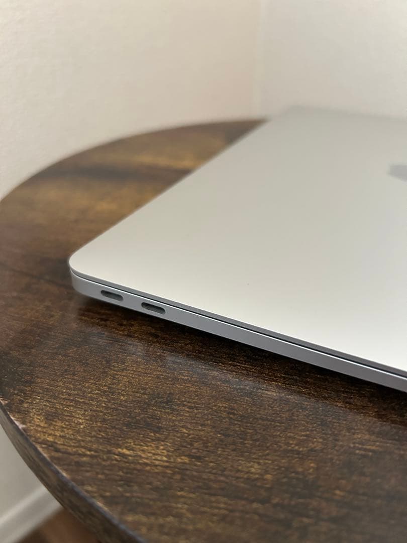 MacBook本体 MacBook Air M1 8GB 256GB