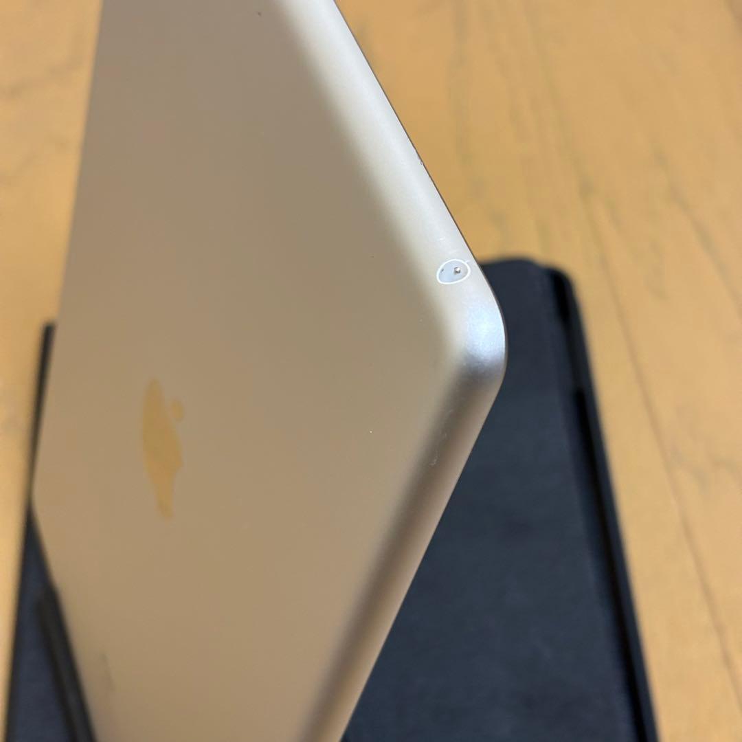 iPad シルバー 第９世代６４GB本体wi-fiモデル、バッテリー98％