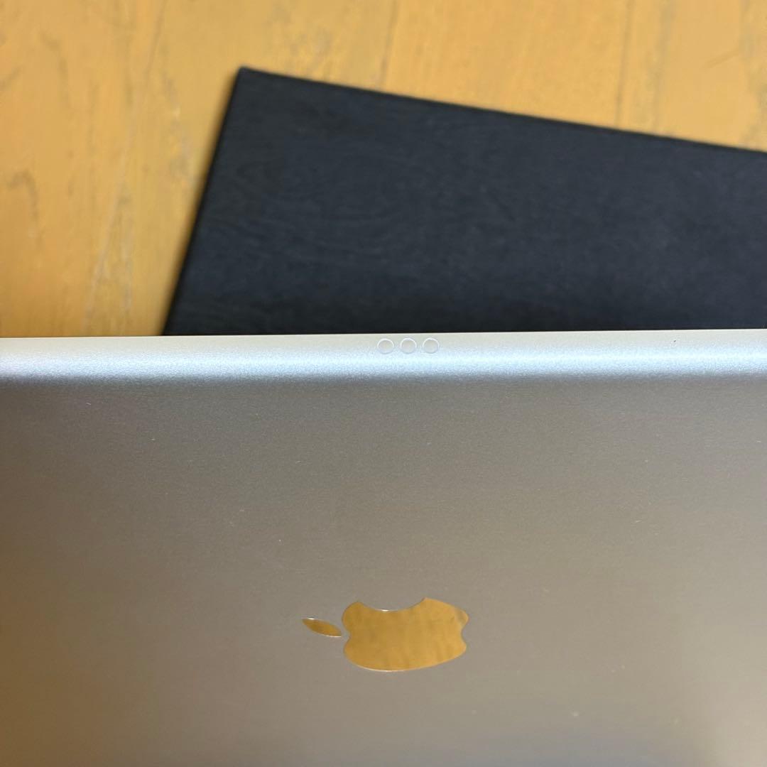 iPad シルバー 第９世代６４GB本体wi-fiモデル、バッテリー98％