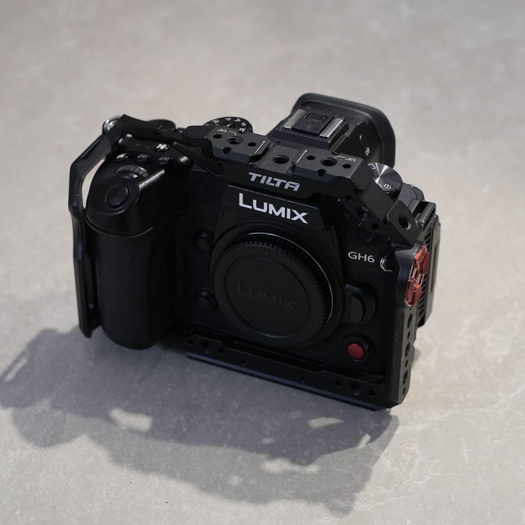 LUMIX GH6 ミラーレス一眼カメラ レンズ・TILTAゲージ付