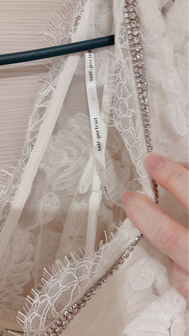 セルフポートレイト　ホワイトレースマキシドレス