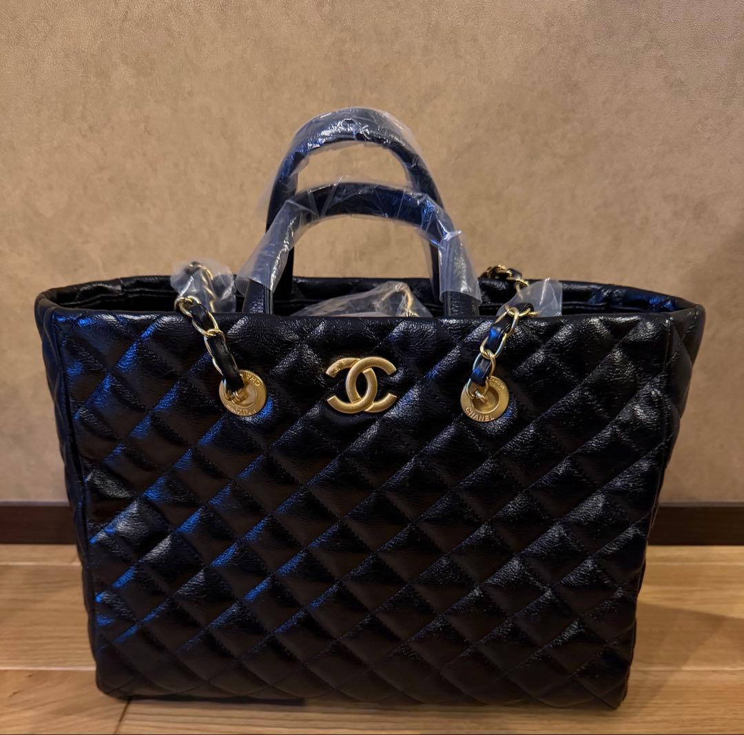 CHANEL ショルダーバッグ　ノベルティ　本革