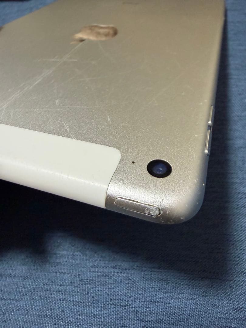 iPad mini4 本体128GB Wi-Fi + Cellularモデル