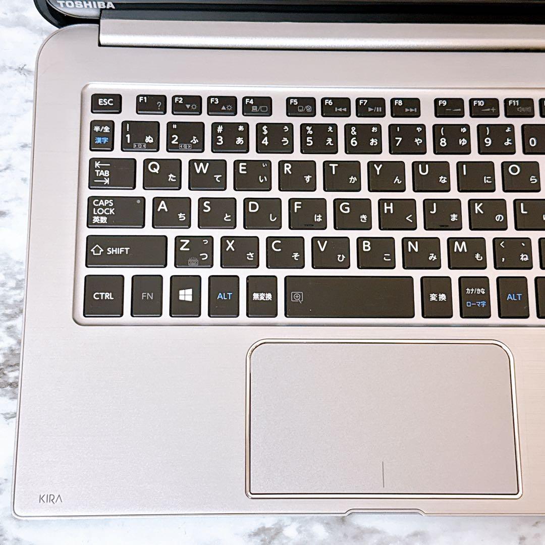 1台限定✨軽量パソコンPC 高性能i7＆爆速SSD/メモリ8GB✨持ち運びに便利