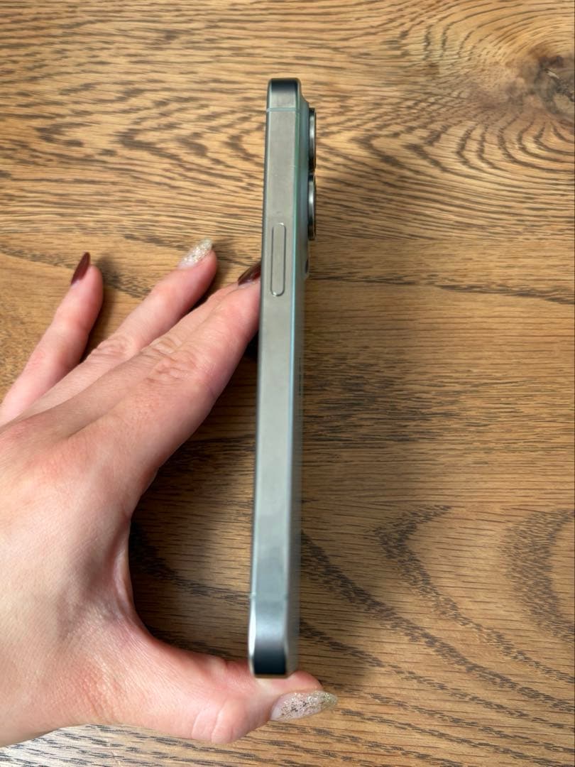 iPhone 15 Pro ナチュラルチタニウム128GB simフリー