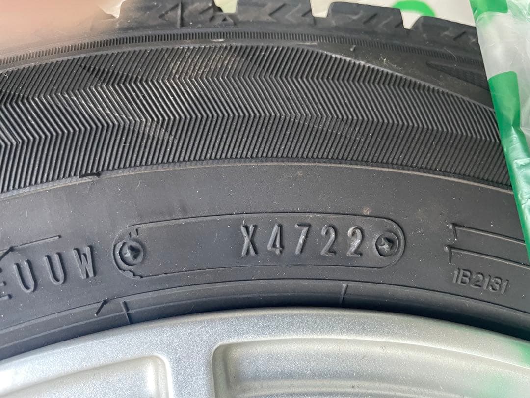 アクア　スタッドレスタイヤホイール4本セット