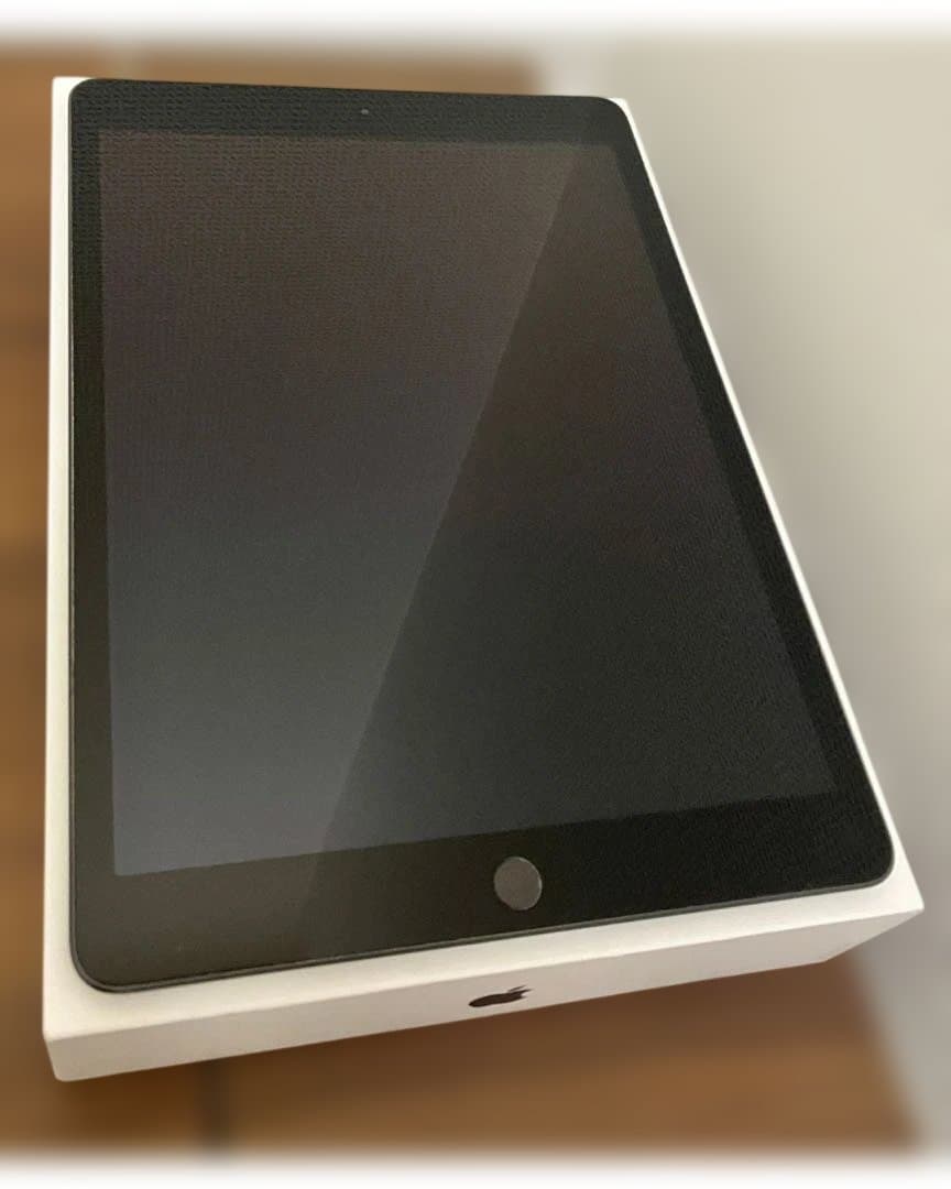 【即利用可】Apple iPad 32GB 本体 充電器付 第7世代 Wi-Fi