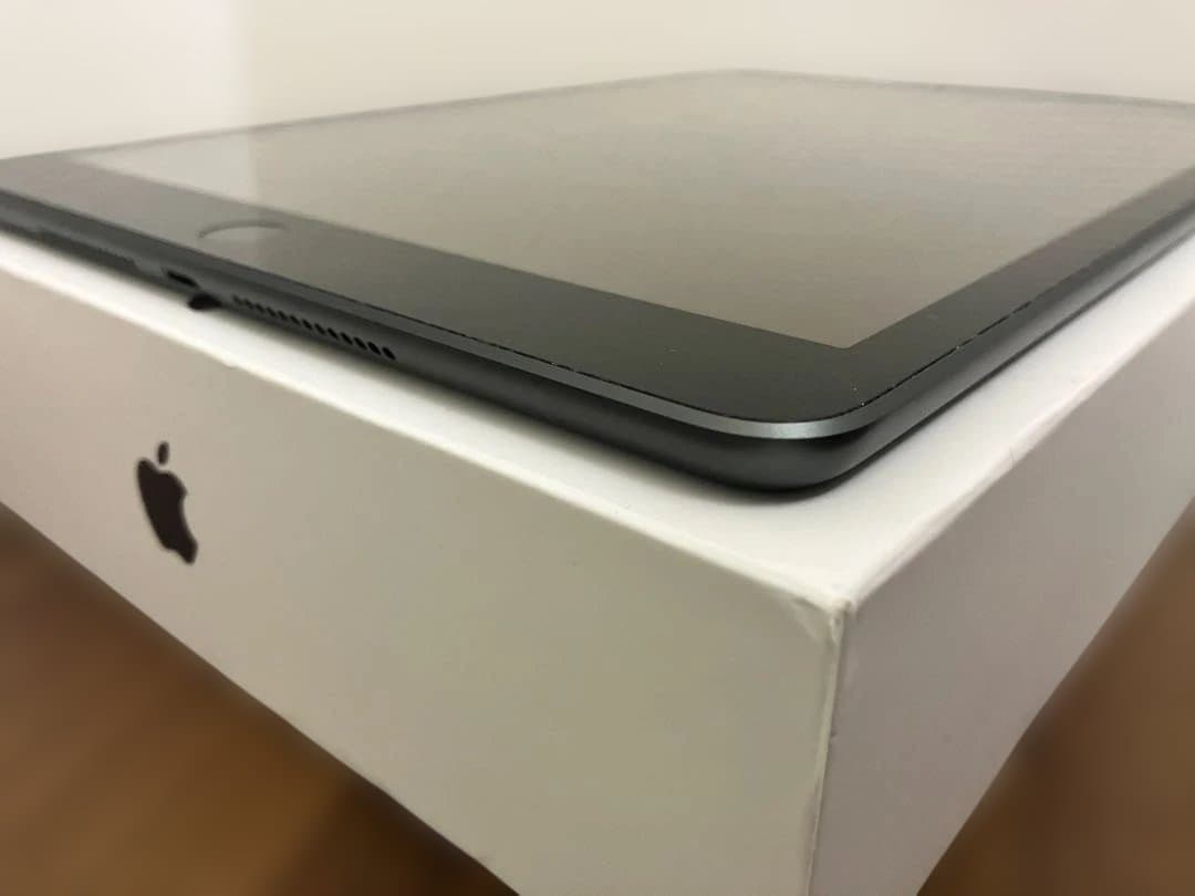 【即利用可】Apple iPad 32GB 本体 充電器付 第7世代 Wi-Fi