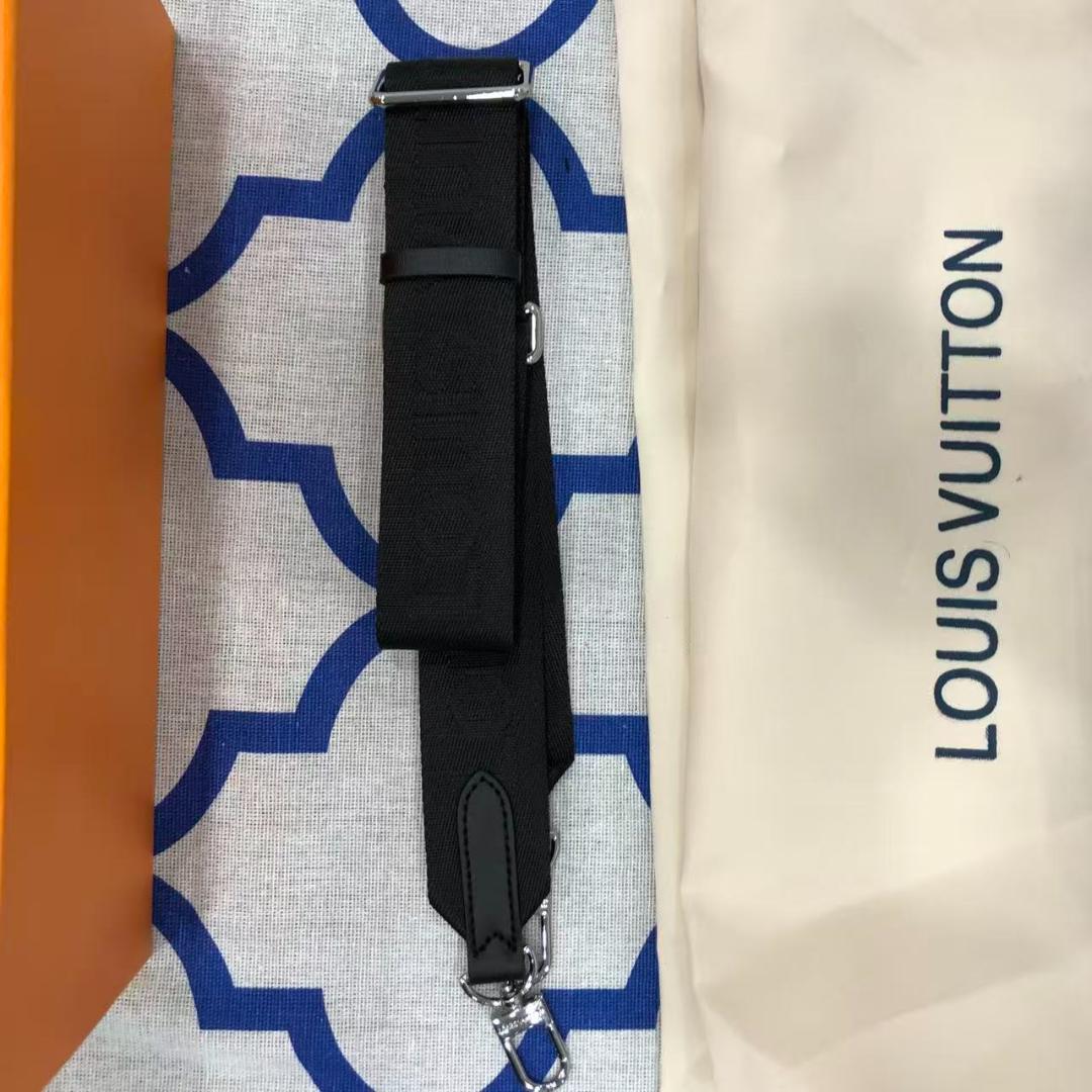 モンクレールブラックのフード付きダウンジャケット