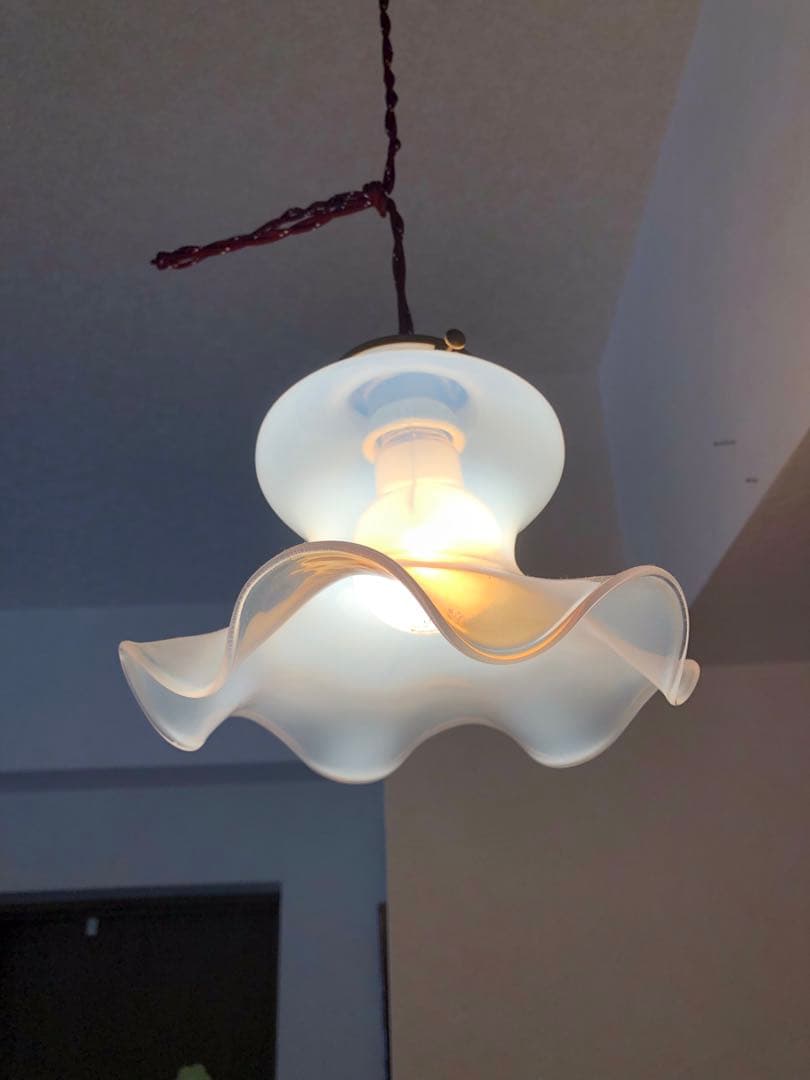 ティエフ 美しい　オパールセント　ガラスシェード 直径19cm