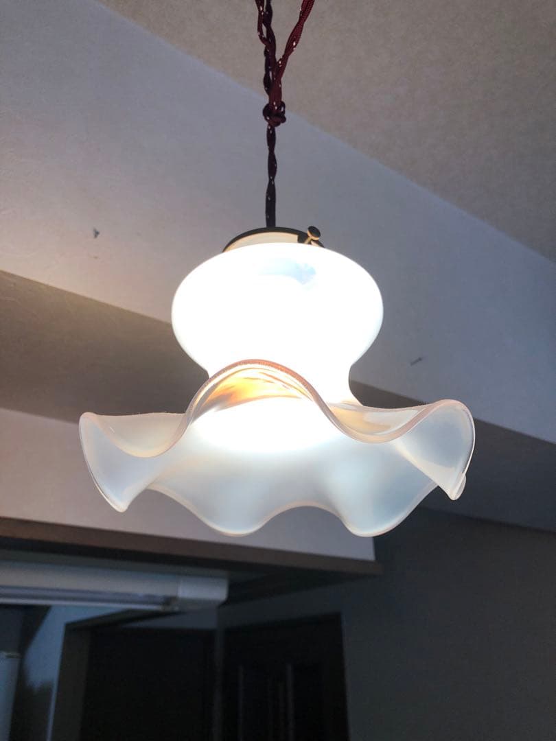 ティエフ 美しい　オパールセント　ガラスシェード 直径19cm