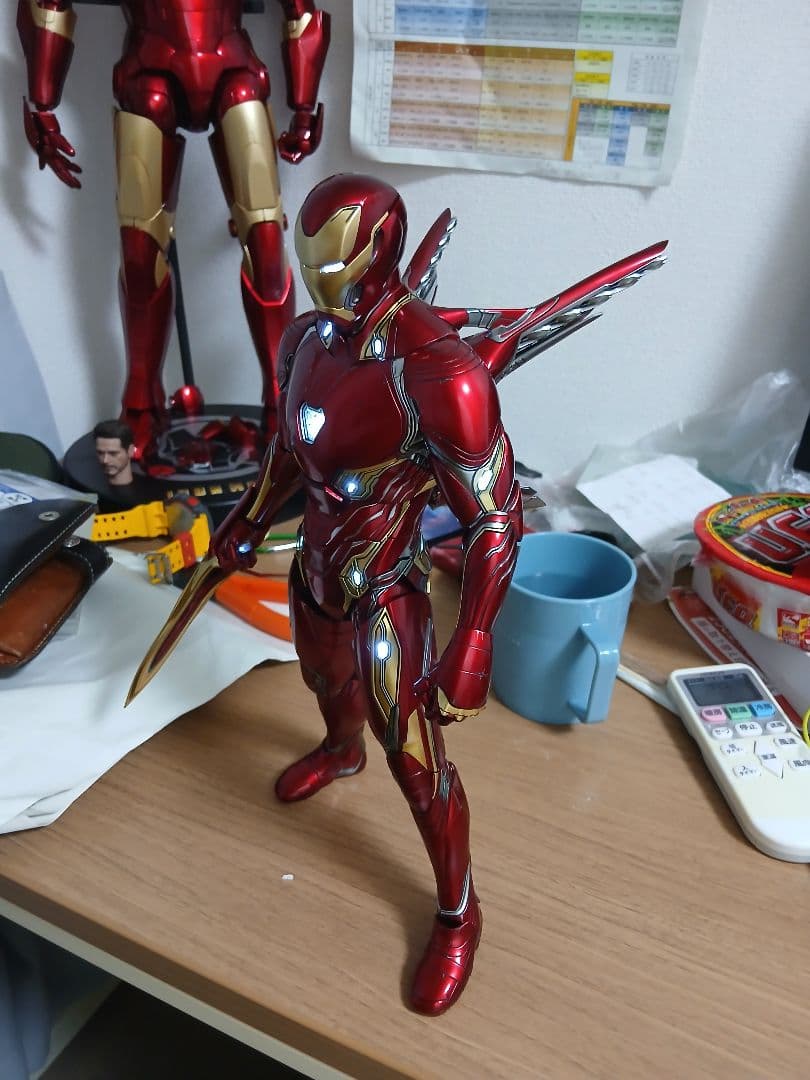 ホットトイズアイアンマン マーク50LEDライト付き