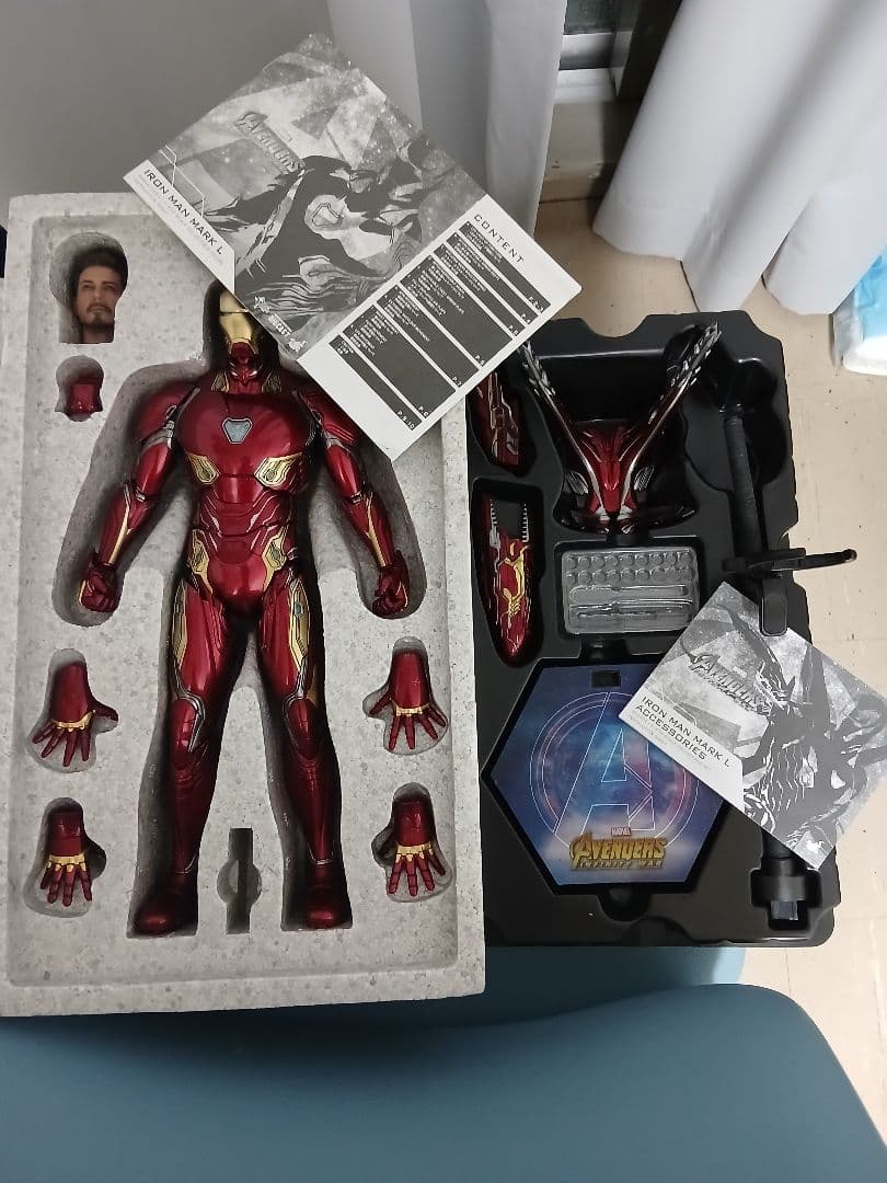 ホットトイズアイアンマン マーク50LEDライト付き