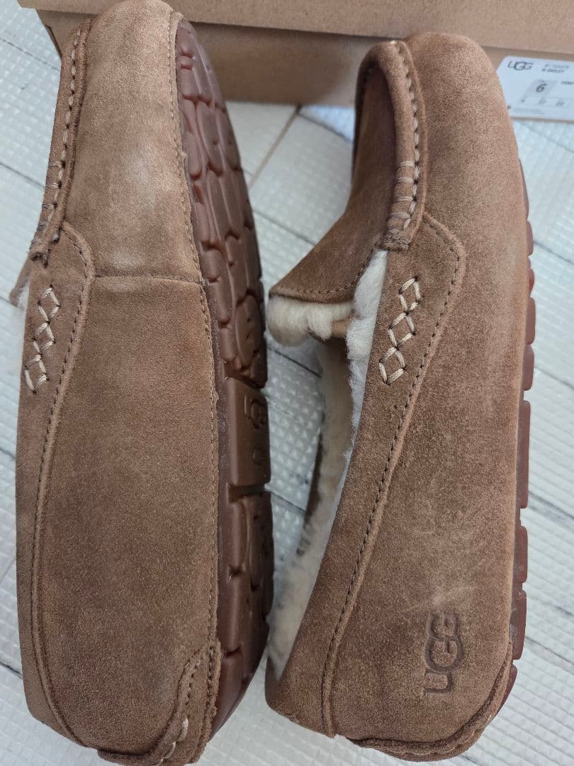 UGG(アグ) レディース ANSLEYモカシン 6サイズ