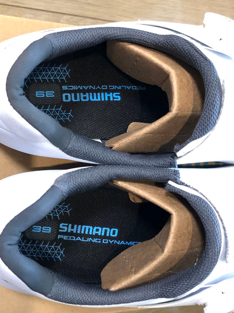 SHIMANO RC3W ホワイト 39サイズ　24.5