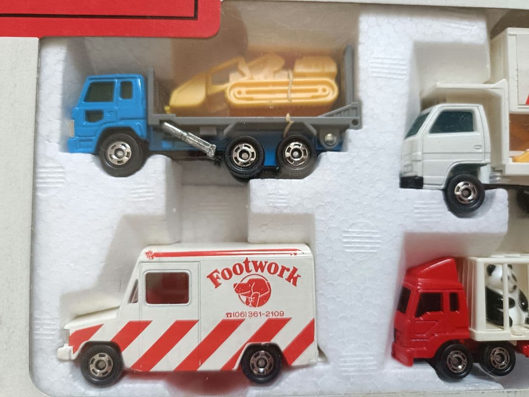 トミカ 運搬車セット TOMY ミニカー　日本製　ブルドーザ　トラック　いすず