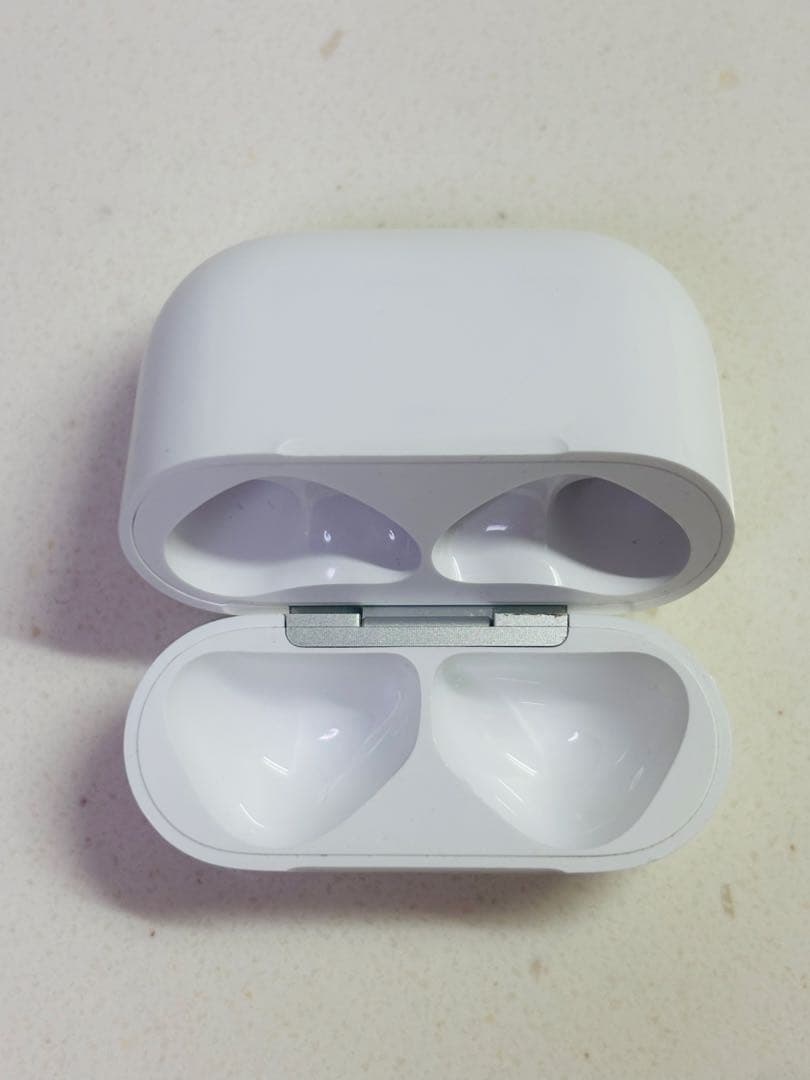 AirPods4 ノイキャン非搭載 箱付き 使用感あり
