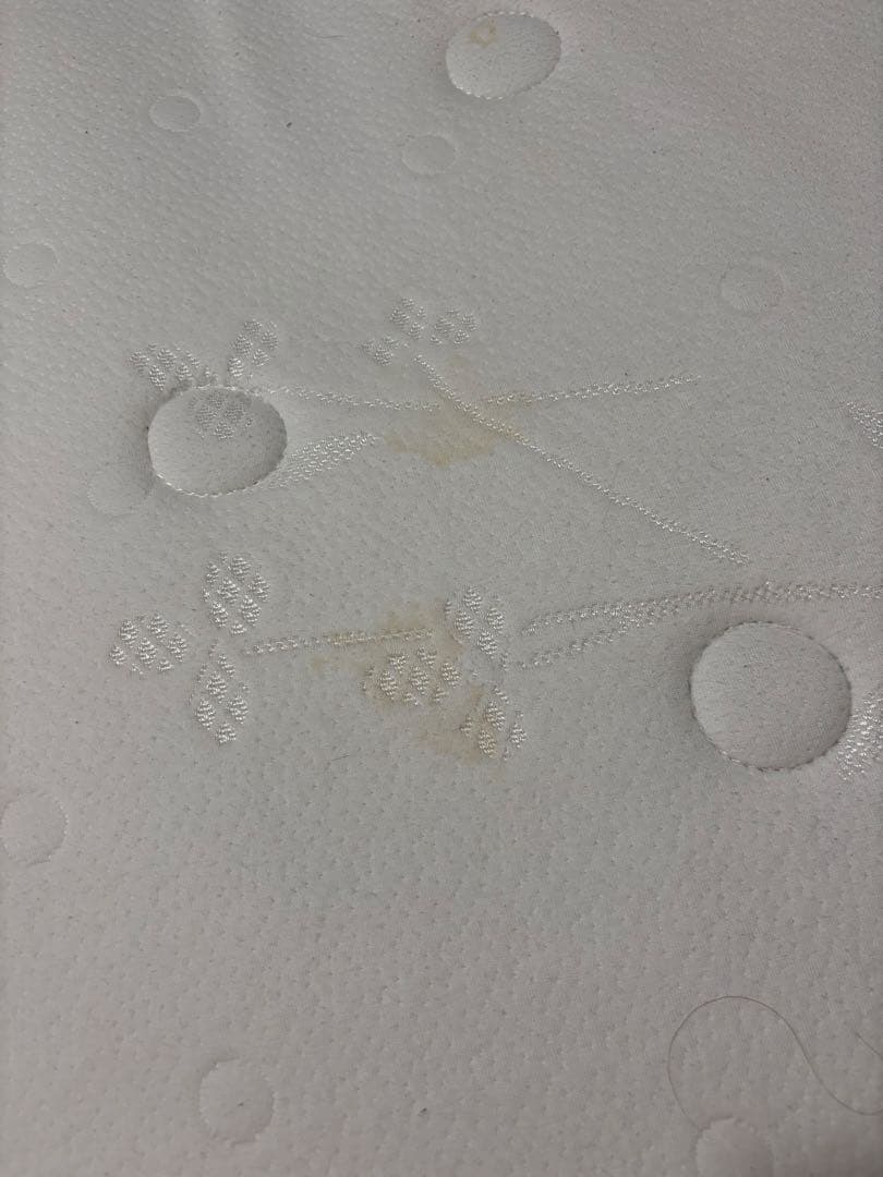 クイーン ベッドフレーム　マットレス