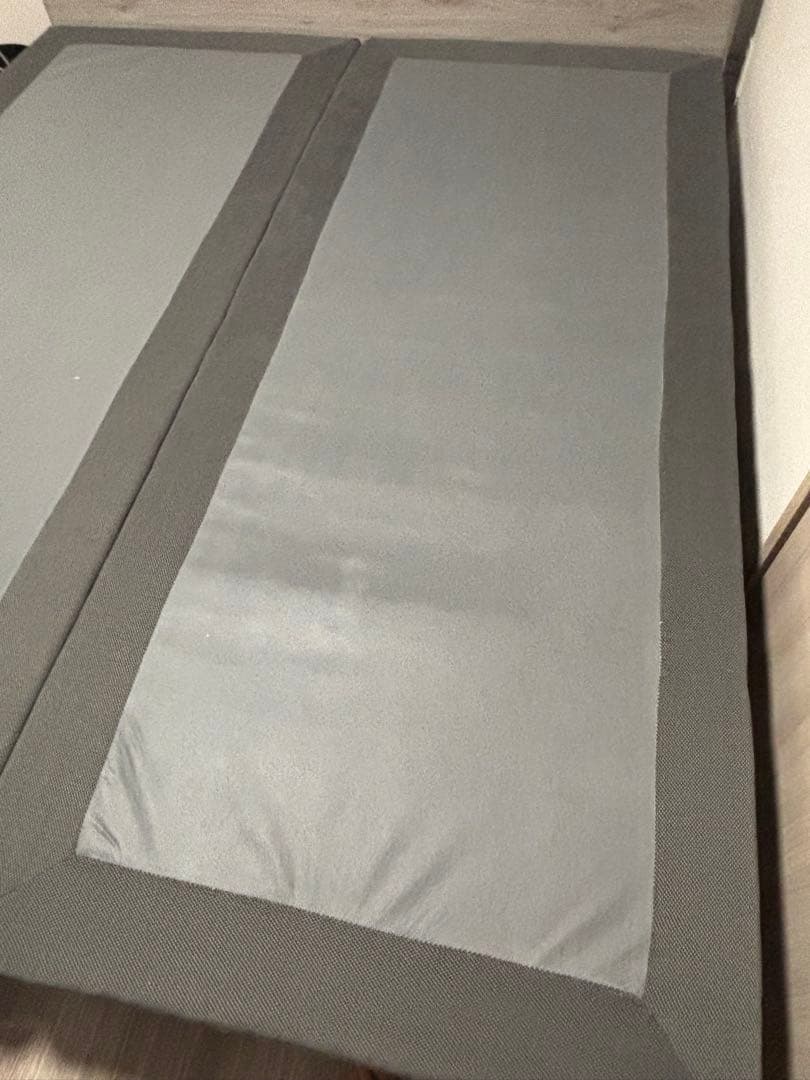 クイーン ベッドフレーム　マットレス