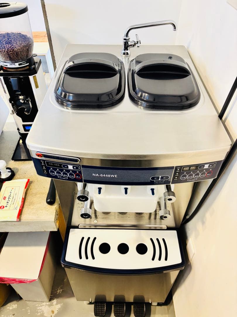 日世ソフトクリームサーバーNA-6448WE型（自動殺菌）