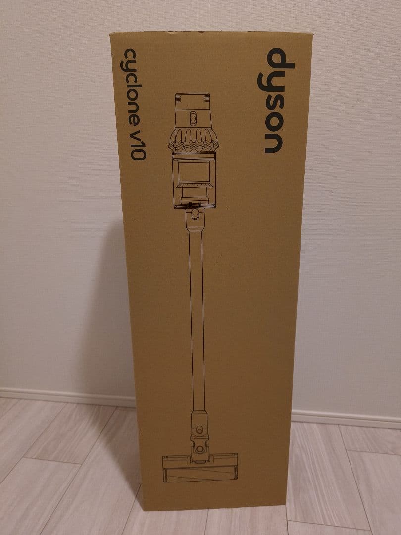 新品未使用　Dyson cyclone v10 Fluffy SV12
